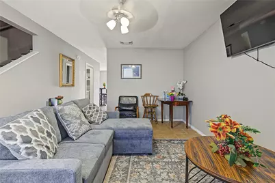 2521 Crosstimbers Street #H1, Huntsville, TX 77320 - Photo 4