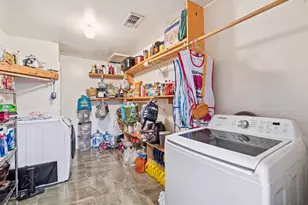 9235 Beaver Bend Ct, Houston, TX 77037 - Photo 10