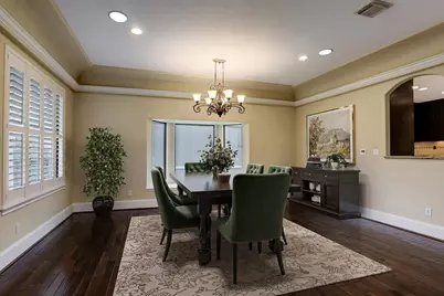 5526 McCulloch Circle, Houston, TX 77056 - Photo 10