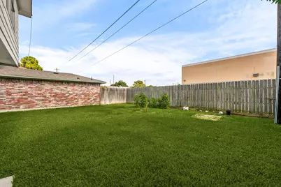 11715 Evesborough Drive, Houston, TX 77099 - Photo 18