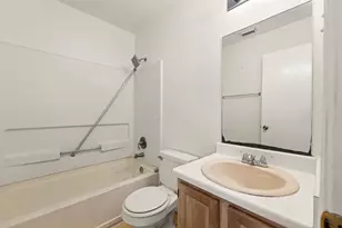 11715 Evesborough Dr, Houston, TX 77099 - Photo 14