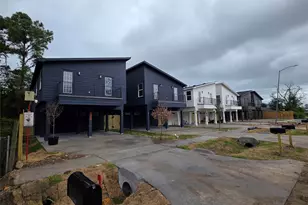 8409 Mahalia Unit A/B Dr, Houston, TX 77088 - Photo 2