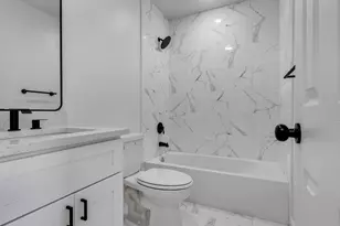 8409 Mahalia Unit A/B Dr, Houston, TX 77088 - Photo 20
