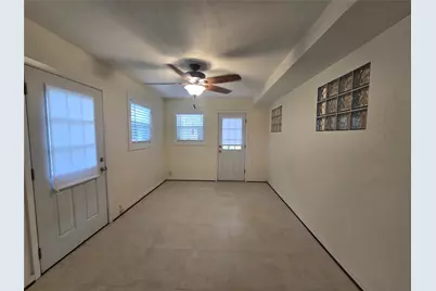 308 Mackeral Street, Galveston, TX 77550 - Photo 12