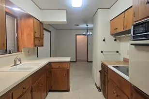 308 Mackeral St, Galveston, TX 77550 - Photo 2