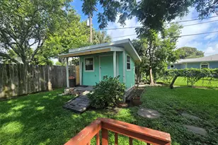 308 Mackeral St, Galveston, TX 77550 - Photo 16