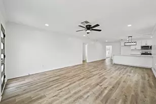 1404 Des Jardines St, Houston, TX 77023 - Photo 8