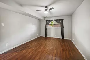 13022 Trail Hollow Dr, Houston, TX 77079 - Photo 8