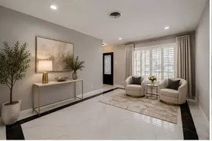 4506 Mimosa Dr, Bellaire, TX 77401 - Photo 1