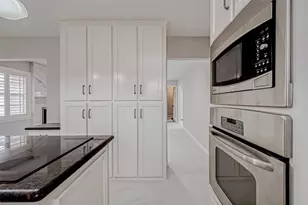 4506 Mimosa Dr, Bellaire, TX 77401 - Photo 24