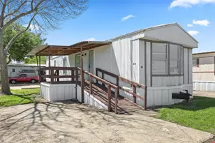 2222 N Austin Ave, Pearland, TX 77581 - Photo 2