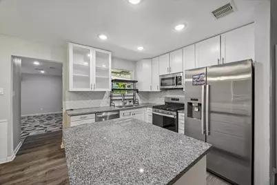 1526 Diplomat Way, Houston, TX 77088 - Photo 2
