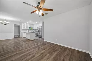 1526 Diplomat Way, Houston, TX 77088 - Photo 4