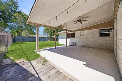 1526 Diplomat Way, Houston, TX 77088 - Photo 10