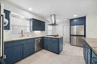 5706 Capello Dr, Houston, TX 77035 - Photo 10