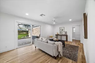 5706 Capello Dr, Houston, TX 77035 - Photo 8