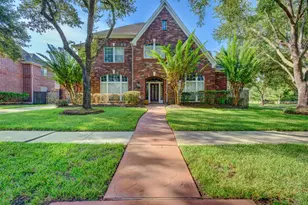 3202 Oakland Dr, Sugar Land, TX 77479 - Photo 2
