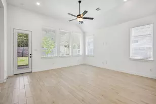 18075 Brennie Bird Ln, Conroe, TX 77302 - Photo 14