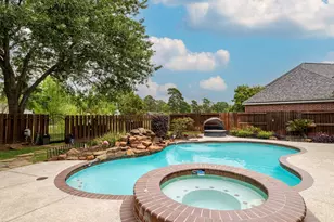 14706 Sandy Creek Dr, Houston, TX 77070 - Photo 2