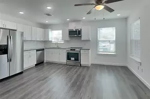 7629 Sundown Dr, Houston, TX 77028 - Photo 2