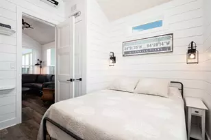 1185 Mabry St, Gilchrist, TX 77617 - Photo 44