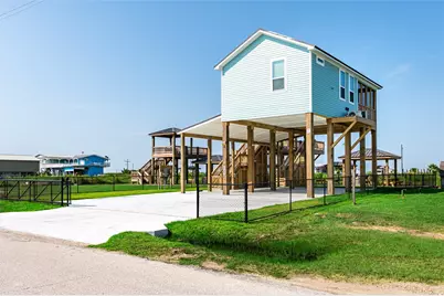 1185 Mabry Street, Gilchrist, TX 77617 - Photo 10