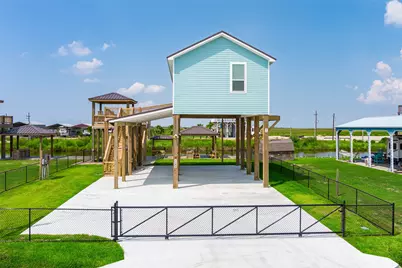 1185 Mabry Street, Gilchrist, TX 77617 - Photo 8