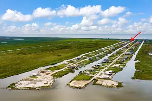 1185 Mabry St, Gilchrist, TX 77617 - Photo 6