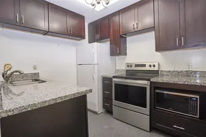 11711 Memorial Drive, Houston, TX 77024 - Photo 8