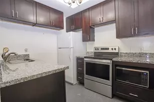 11711 Memorial Dr, Houston, TX 77024 - Photo 8