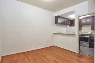 11711 Memorial Dr, Houston, TX 77024 - Photo 4