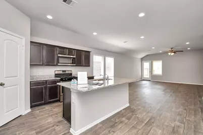 9826 Laurel Lake Drive, Conroe, TX 77384 - Photo 4