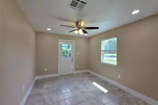 2306 19th Ave N, Texas City, TX 77590 - Photo 12