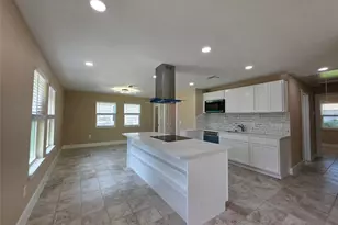 2306 19th Ave N, Texas City, TX 77590 - Photo 4