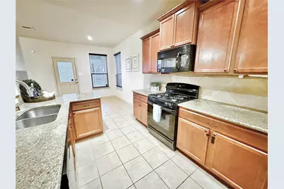 12801 Winter Springs Drive, Pearland, TX 77584 - Photo 4