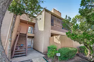 10555 Turtlewood Ct, Houston, TX 77072 - Photo 2