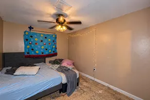 427 Doverfield Dr, Houston, TX 77037 - Photo 8