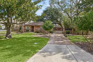 726 E Creekside Dr, Houston, TX 77024 - Photo 8