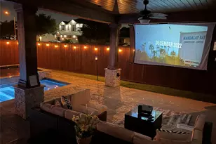 1923 Kaitlyn Dr, Houston, TX 77049 - Photo 14