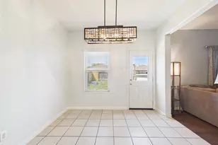 911 Marigold Rd, Baytown, TX 77521 - Photo 14