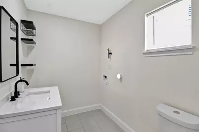 7725 Avenue H #B, Houston, TX 77012 - Photo 8