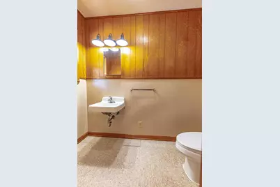 1220 N Avenue I, Shiner, TX 77984 - Photo 18
