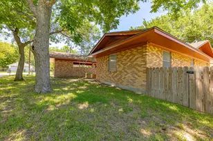 1220 N Ave I, Shiner, TX 77984 - Photo 26