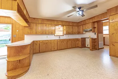 1220 N Avenue I, Shiner, TX 77984 - Photo 6