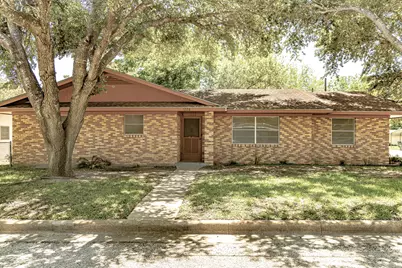 1220 N Avenue I, Shiner, TX 77984 - Photo 2