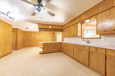 1220 N Avenue I, Shiner, TX 77984 - Photo 8