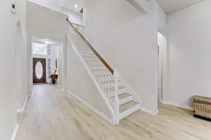 515 Deer Hollow Dr, Sugar Land, TX 77479 - Photo 8