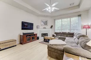 515 Deer Hollow Dr, Sugar Land, TX 77479 - Photo 10