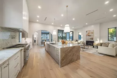 2538 Addison Road, Houston, TX 77030 - Photo 12