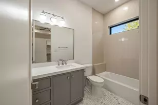 2538 Addison Rd, Houston, TX 77030 - Photo 48